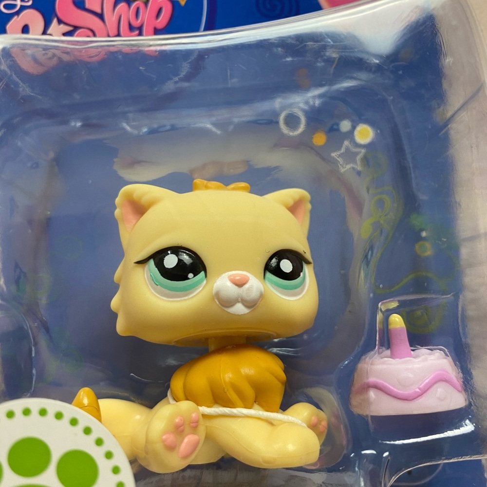 Littlest pet shop cat